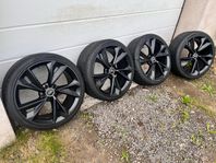 Audi A4 svarta alufälgar 19”