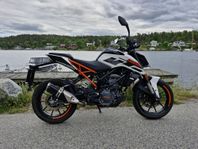 Duke 125 KTM nyservad o nybes