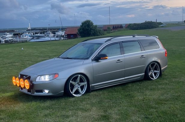Volvo V70 Fas 2 A-traktor säljes i Falkenberg - såld eller borttagen