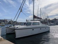 Katamaran Voyager 10 med nyare motorer i medelhavet
