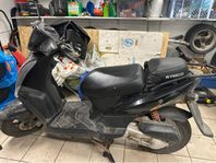 Kymco Agility Wide (och Race) i delar