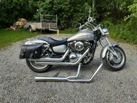 Kawasaki mean streak 1500  "Vance & Hines"