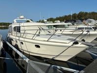 Aquador 32C – välutrustad familjebåt i mycket gott skick!