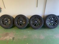 18" Svarta BMW-fälgar med sommardäck – Snygga & i fint skick