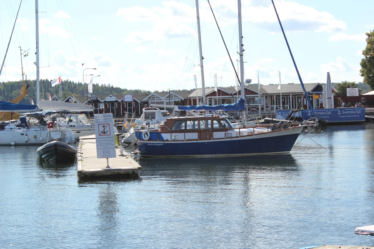 NAUTICAT 33 MOTORSEGLARE image