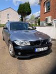 BMW 120 i Advantage Euro 4 säljes i befintligt, defekt skick
