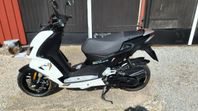Peugeot speedfight 4