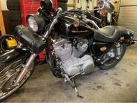 Harley-Davidson Sportster 883 C årsm. 2006. Säljare Leif
