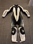 Dainese helställ stl. 48