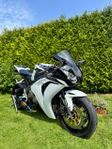 Honda CBR1000RR 177hk/199kg
