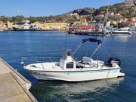 Boston Whaler Outrage 17