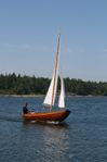 GKSS-eka segelbåt i mahogny