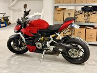 Ducati Streetfighter V2