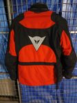 2 Dainese Gortexjackor + byxor.