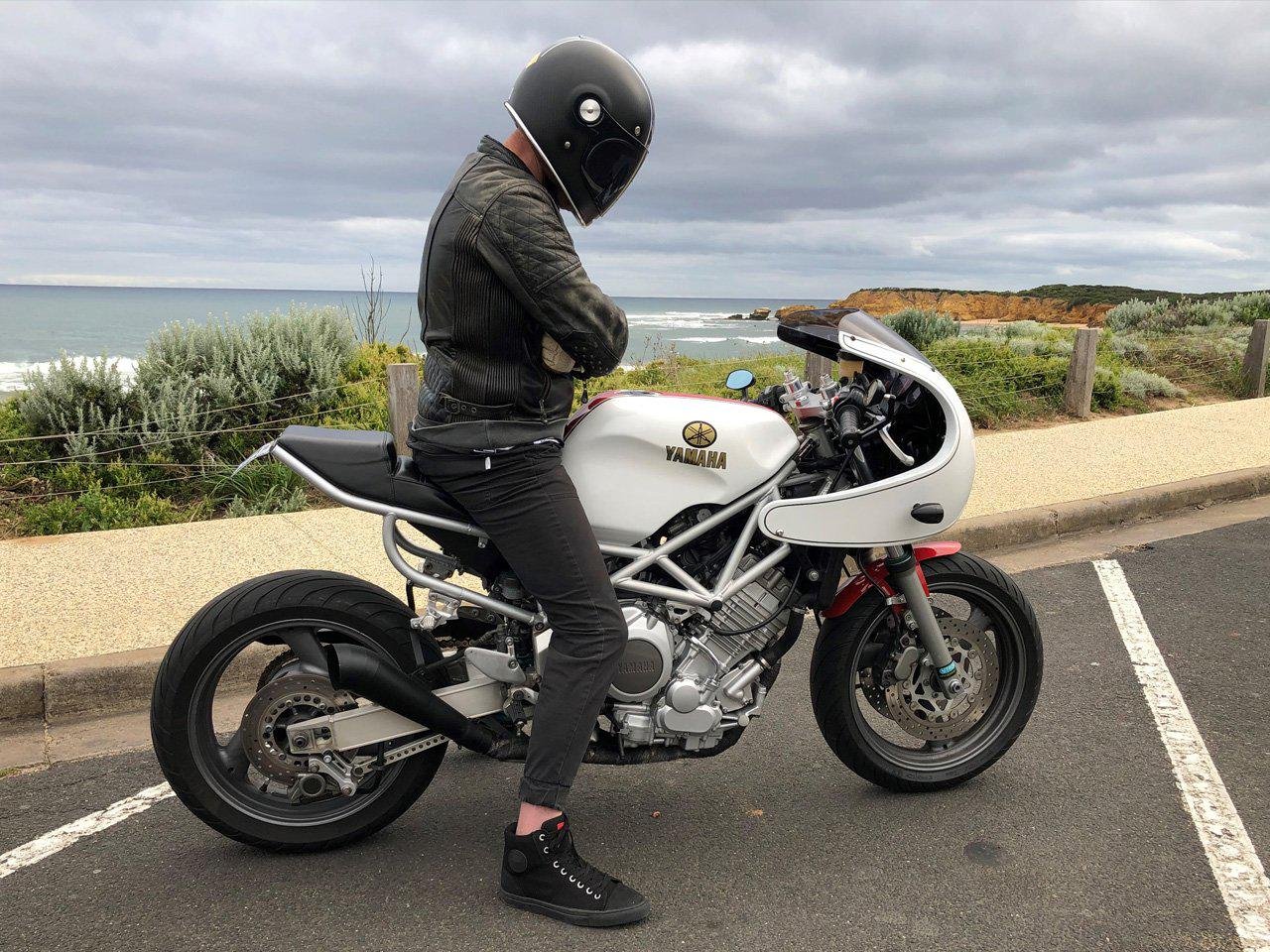 Glasfiber Café racer kåpa TRX...