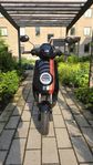 Niu MQi+ Sport - El-moped med garanti & tillbehör