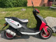 Moped, inte reg. säljes i befintligt skick