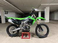 Kawasaki KXF 450, 50 timmar.