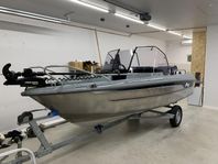 Extrautrustad Yamarin Cross 49 BR, motor (2022)