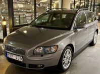 Volvo V50 2.0 D 6-växlad Manuell navi skinnstolar nybes