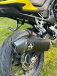 Honda Hornet CB750 med extra utrusning 