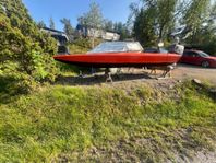 Bass 22 skrov med motor