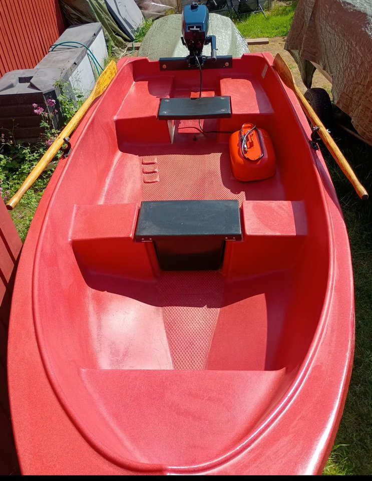 Pioner 12 med Evinrude 4hk (B...