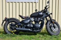 Triump Bobber Black