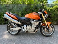 HONDA CB600F Hornet obs endast 1350mil!!!