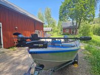  Buster XSR med splitterny Minn Kota Terrova.