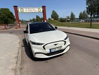 Ford Mustang Mach-E Long Range AWD teknikpaket+ panorama