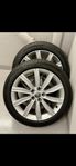 Sommardäck Audifälgar 245/40R19 i ny skick