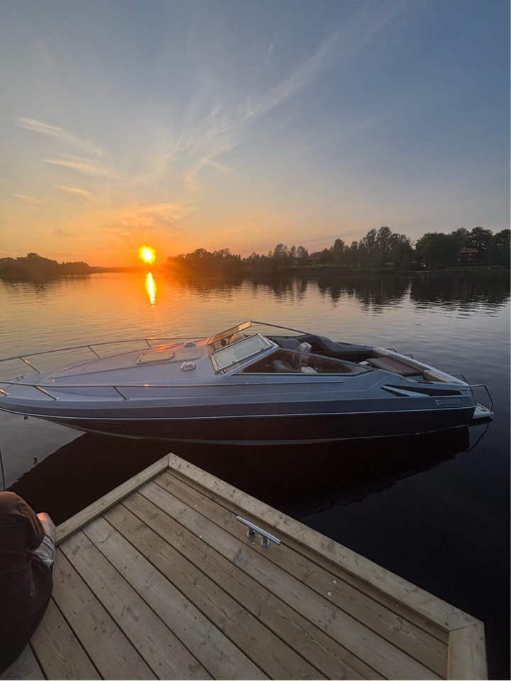 Maxum 2350 