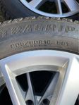 Snygga Audi-fälgar med fräscha däck 205/60 R16 uppsättning