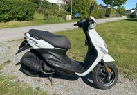 Yamaha Neos 4 moped - som ny, endast gått 227 mil