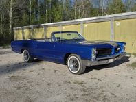 Pontiac Parisienne 1966 cab.