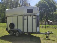 Säljes: TGAB Apollo 150 hästtransport med fronturlastning