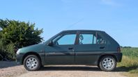 En Peugeot 106 Roland Garros i limbo