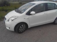 Sparbössan Toyota Yaris 5-dörrar 1.4 D, Automat 4D MultiMode