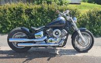 Yamaha XVS 1100 Dragstar -00, Bobber