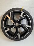 Däck och följare 245/35R20