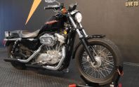 Harley Davidson Sportster XL883. Mätarställning: 1 604 mil