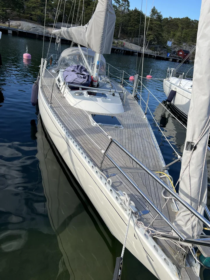 Omega 42, Välskött image