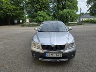 Skoda Octavia Scout 2.0 TDI 4x4 Scout. Drag/P-sens/SoV-hjul