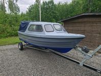 Crescent 418 ht, 25 hk Evinrude. Riktigt bra skick.
