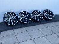 Volkswagen Golf R originalfälgar 19”