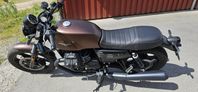 Moto Guzzi V7 stone III night pack edition