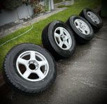 Fälgar med däck för pickup