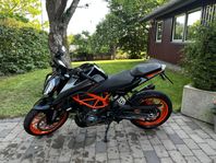 KTM DUKE 390 