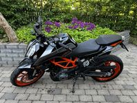 KTM DUKE 390 